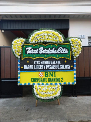 Papan Bunga Duka di Leksula