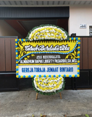 Papan Bunga Duka di Leksula