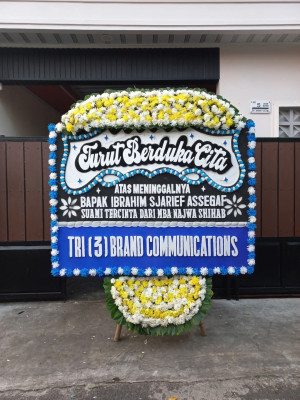 Papan Bunga Duka di Leksula